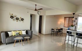 Trinity Stays Nashik - Mountain View Apartment Close To Sula